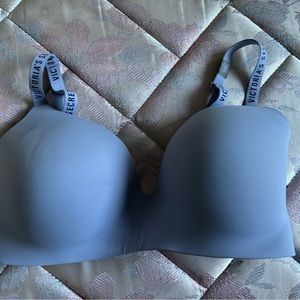 Victorias Secret bra size 38DD